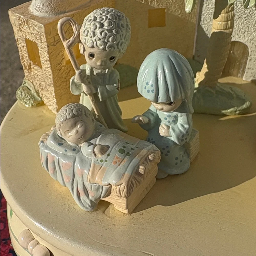 Precious moments nativity lighted action musical "Flight into into Egypt" Ensco - Picture 5 of 17